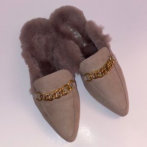 Esprit Tan Mules with Gold Chain